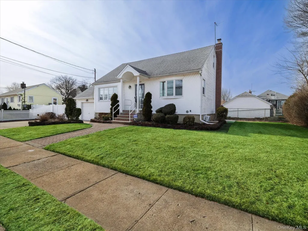 158 Roosevelt Avenue Freeport NY 11520