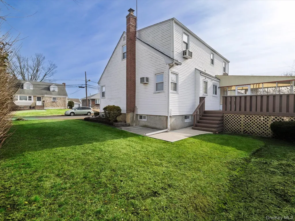 158 Roosevelt Avenue Freeport NY 11520