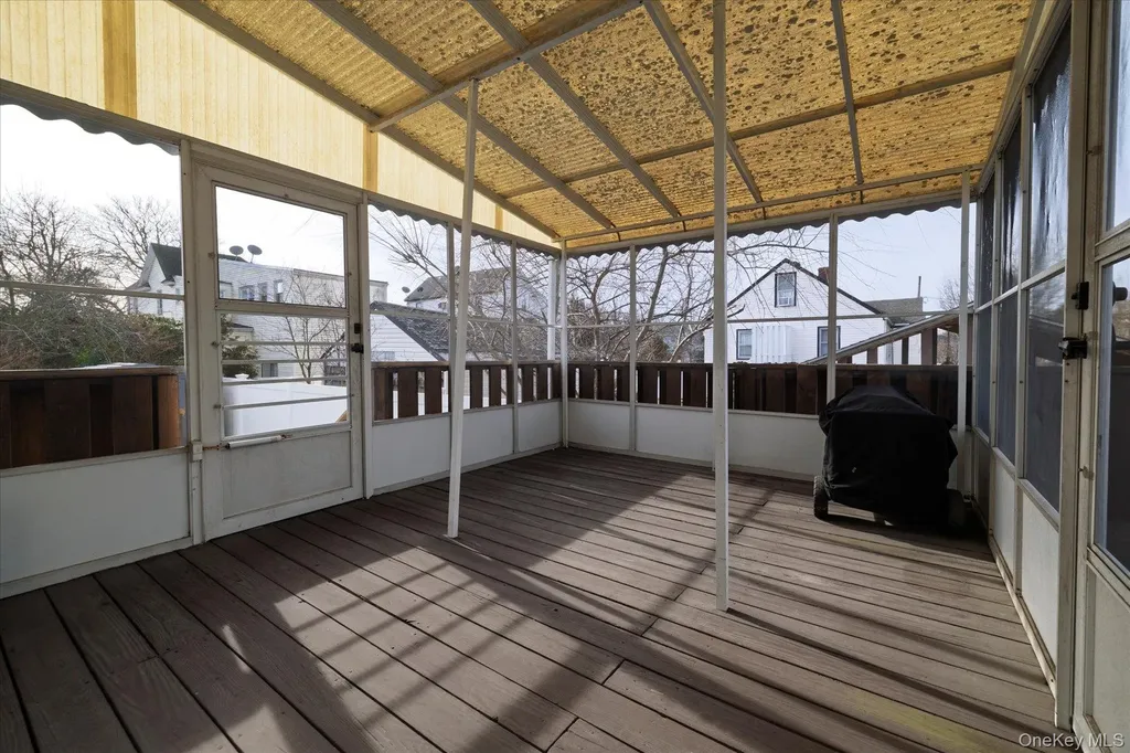 158 Roosevelt Avenue Freeport NY 11520