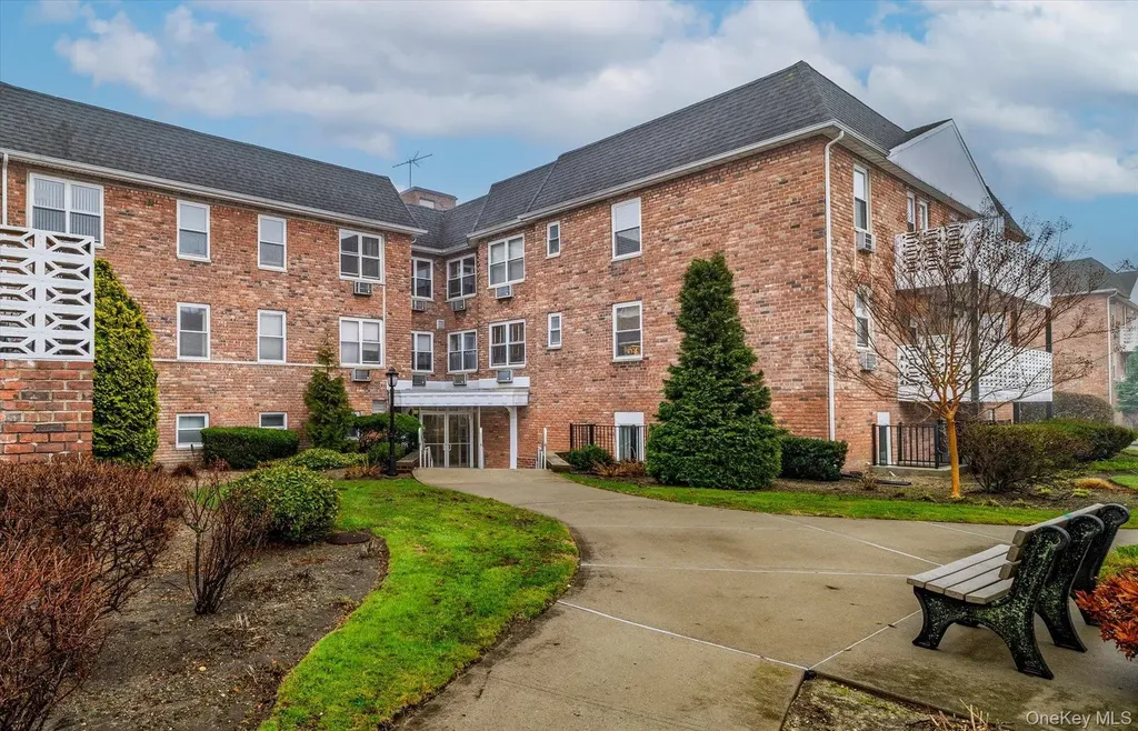 2 Fowler Avenue Lynbrook NY 11563