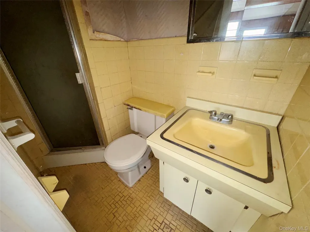 93 Vermont Avenue West Babylon NY 11704