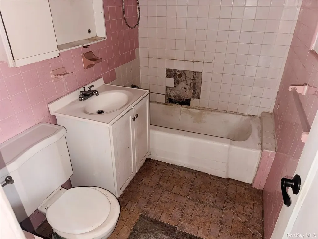 93 Vermont Avenue West Babylon NY 11704