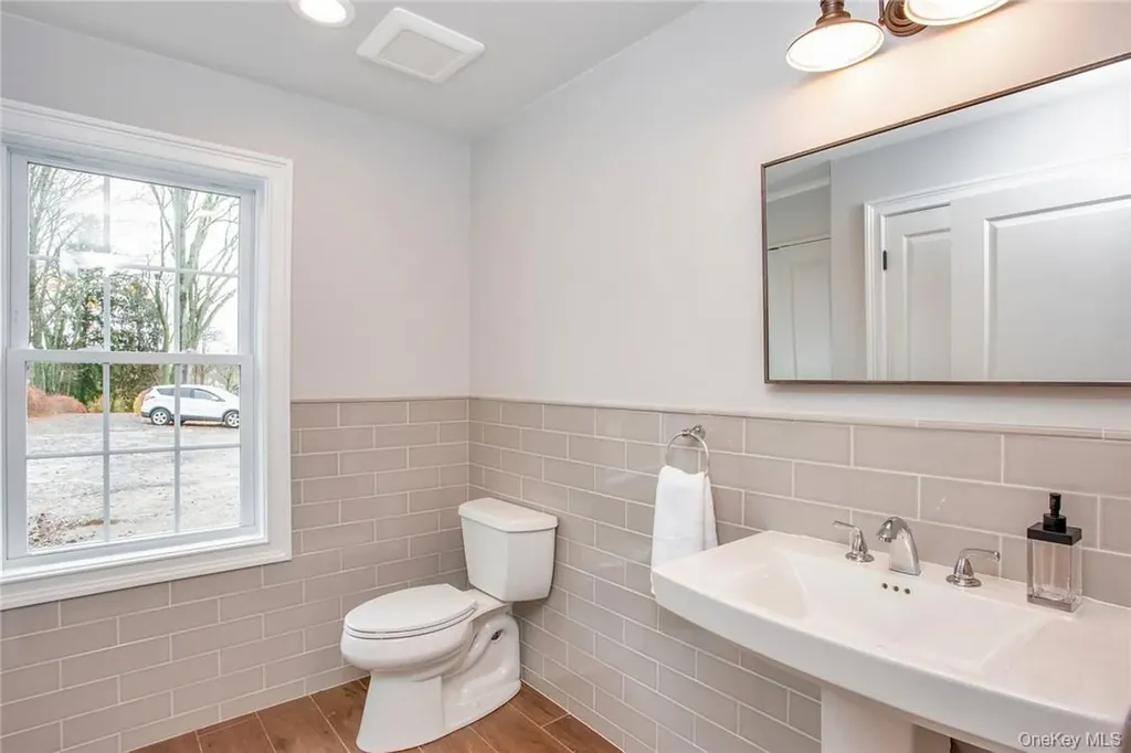 237 Tomahawk Street Baldwin Place NY 10505