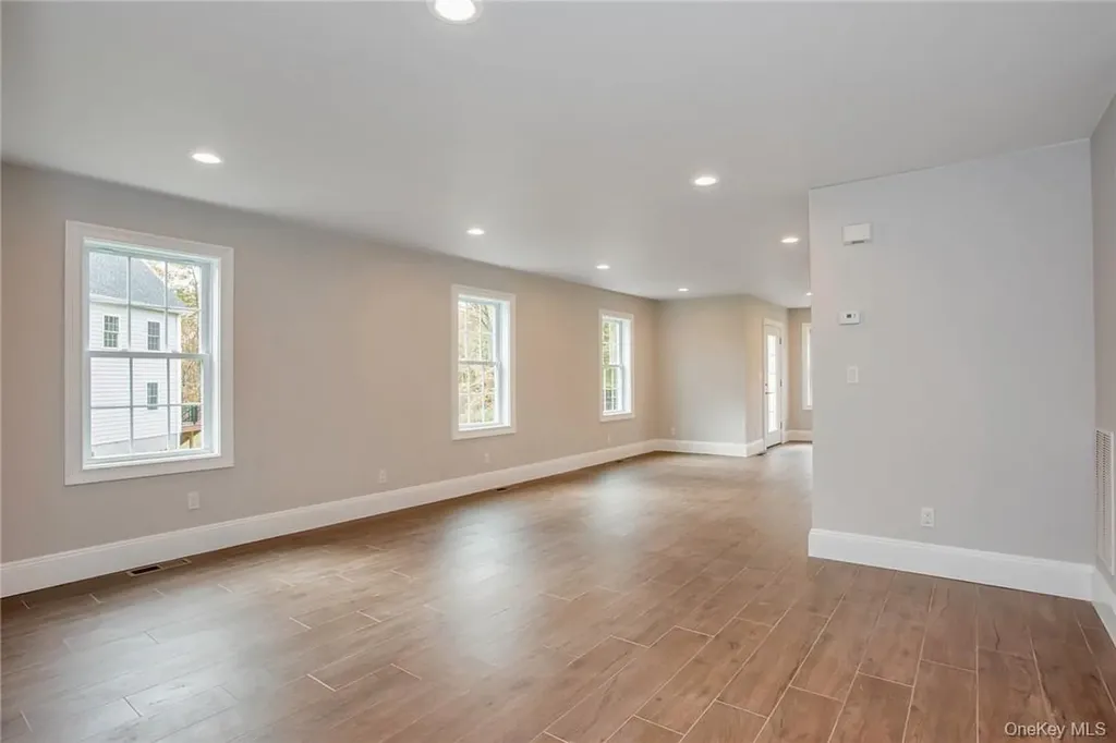 237 Tomahawk Street Baldwin Place NY 10505