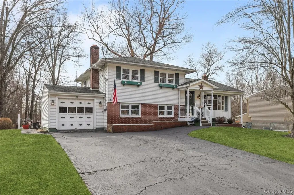 4 Ridgewood Terrace Poughkeepsie NY 12603