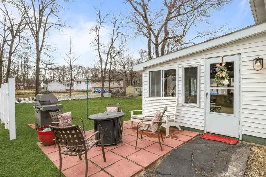 4 Ridgewood Terrace Poughkeepsie NY 12603