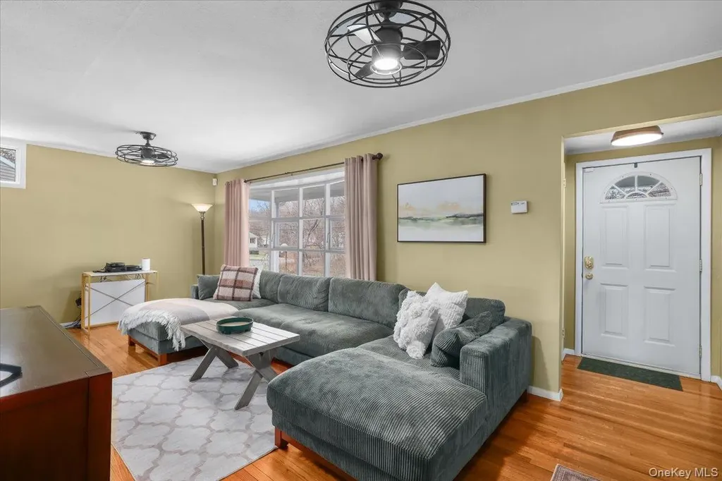 4 Ridgewood Terrace Poughkeepsie NY 12603