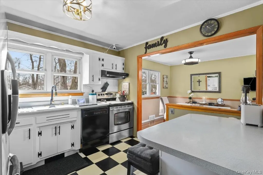 4 Ridgewood Terrace Poughkeepsie NY 12603