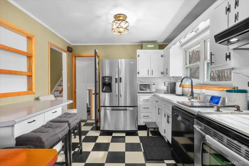 4 Ridgewood Terrace Poughkeepsie NY 12603
