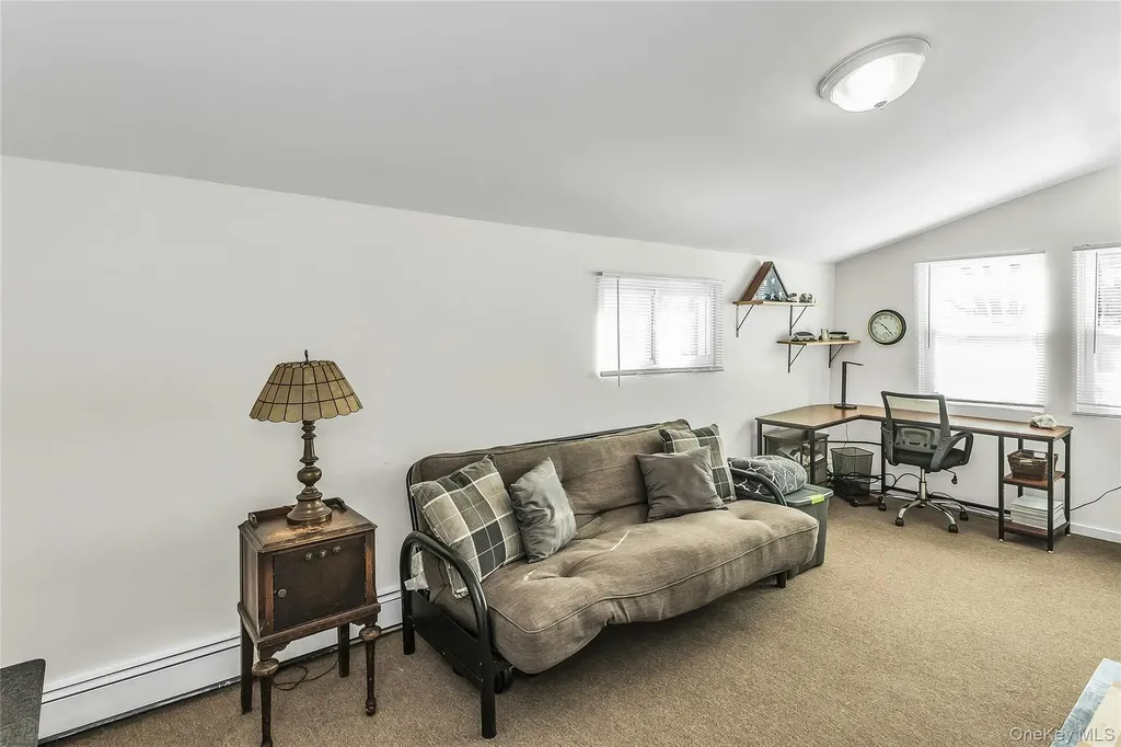 87 Kellum West Babylon NY 11704