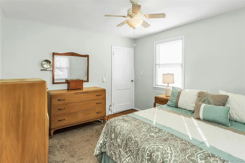87 Kellum West Babylon NY 11704