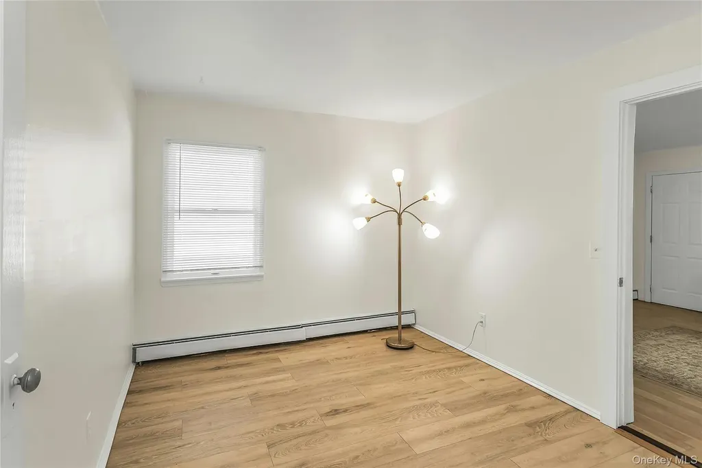 87 Kellum West Babylon NY 11704