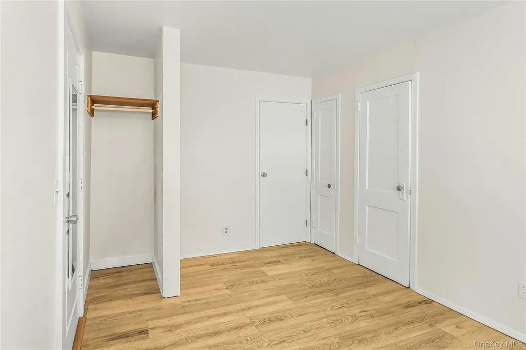 87 Kellum West Babylon NY 11704
