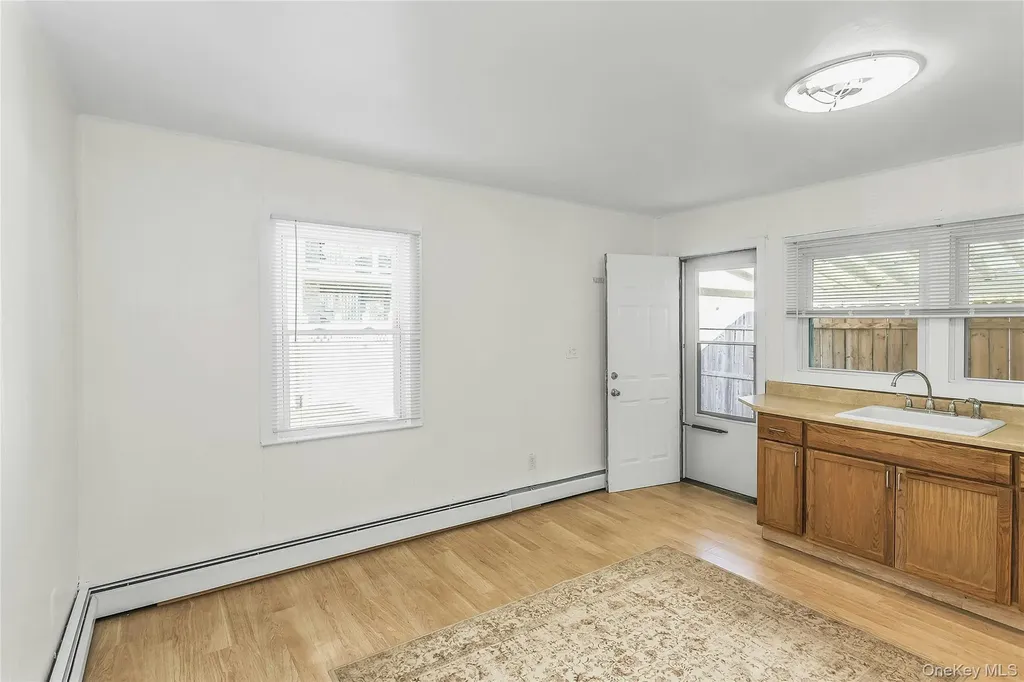 87 Kellum West Babylon NY 11704