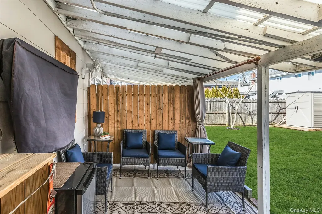 87 Kellum West Babylon NY 11704