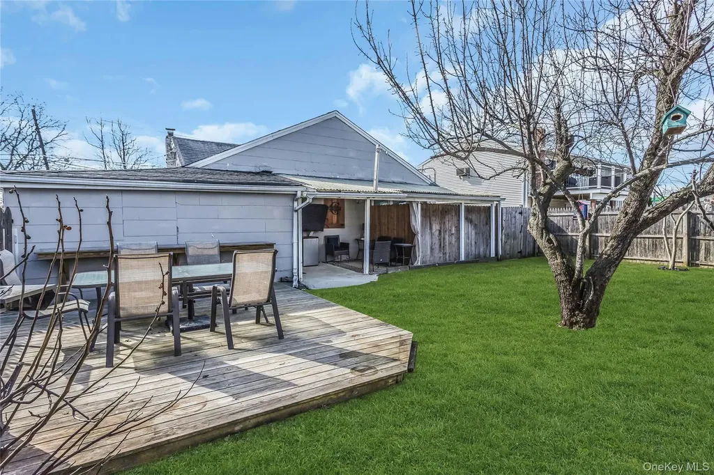 87 Kellum West Babylon NY 11704