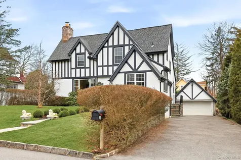 11 Van Buren Place White Plains NY 10603