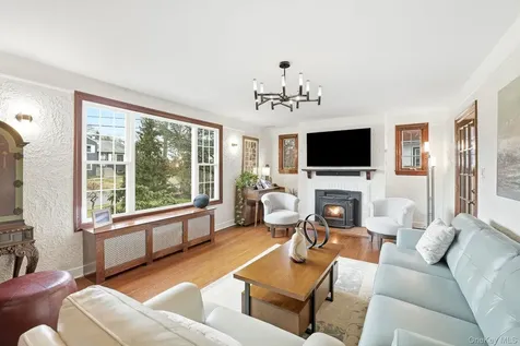 11 Van Buren Place White Plains NY 10603