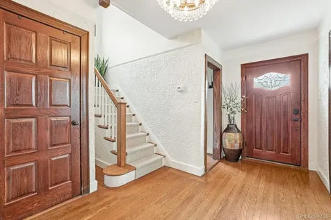 11 Van Buren Place White Plains NY 10603