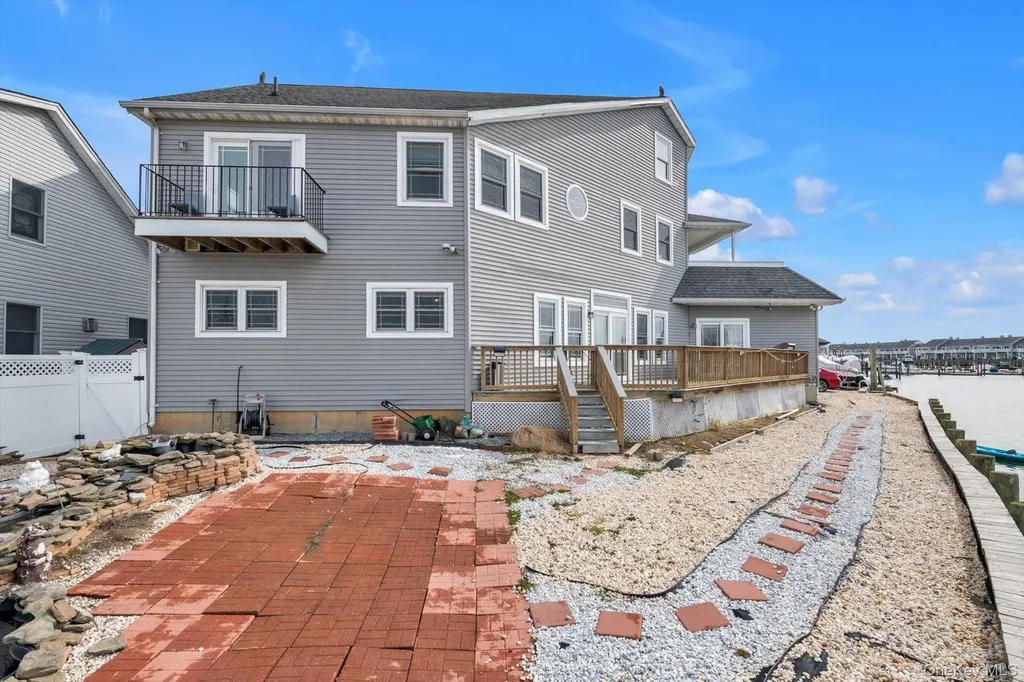 268 Gordon Place Freeport NY 11520