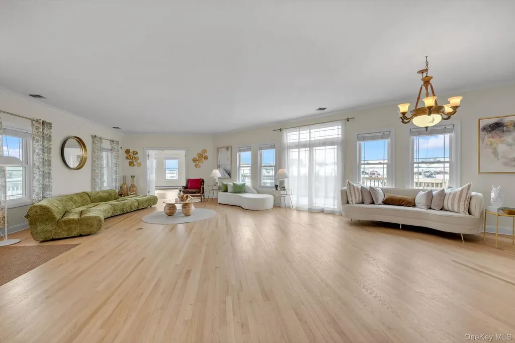 268 Gordon Place Freeport NY 11520