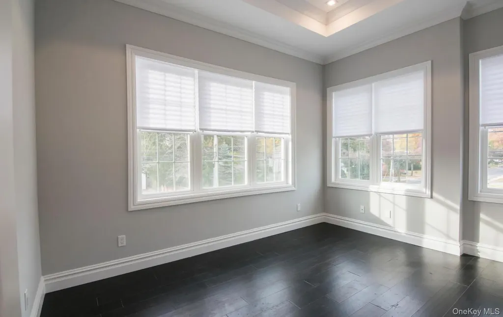 2 Seaman Glen Cove NY 11542