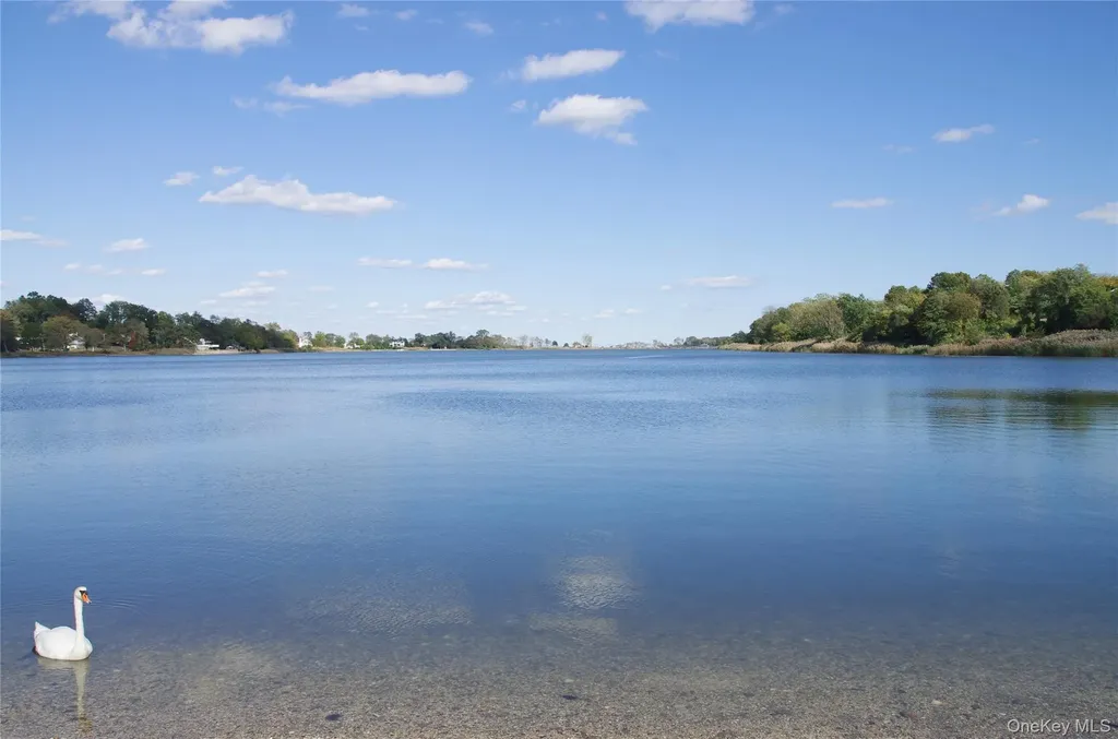2 Seaman Glen Cove NY 11542