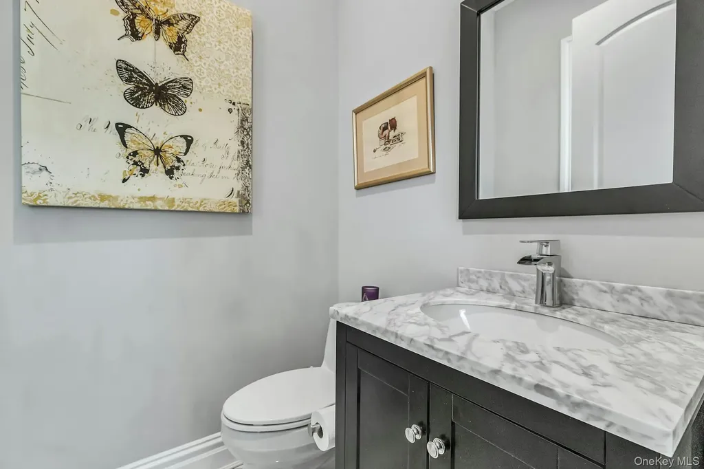 2 Seaman Glen Cove NY 11542