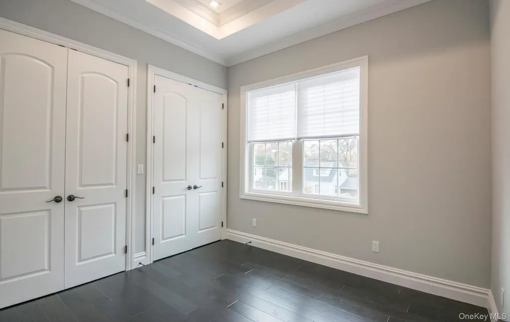2 Seaman Glen Cove NY 11542