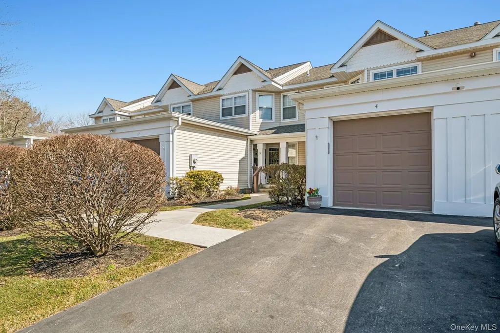 4 Commodore Circle Port Jefferson Station NY 11776