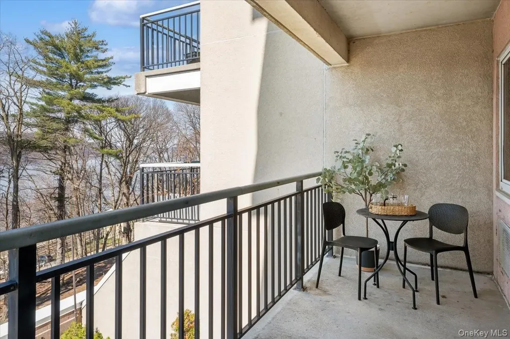 1020 Warburton Avenue Yonkers NY 10701
