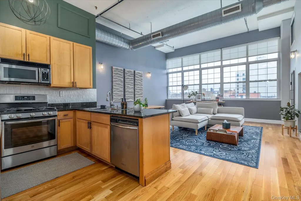 689 Myrtle Avenue Brooklyn NY 11205