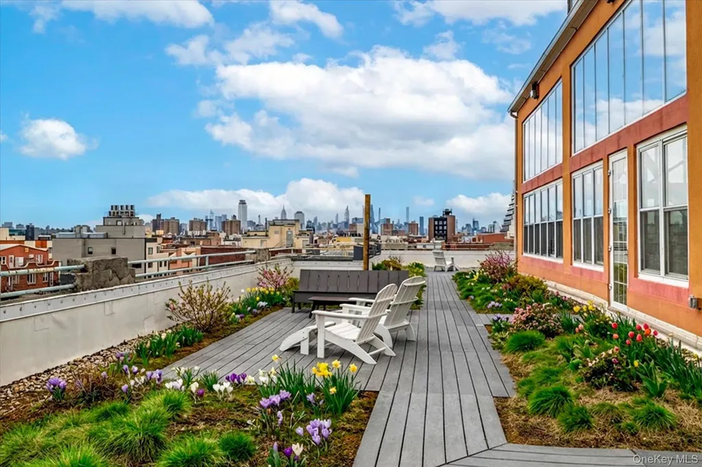 689 Myrtle Avenue Brooklyn NY 11205