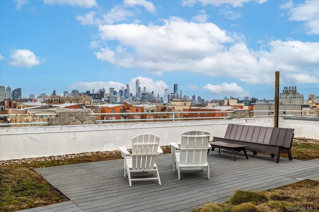 689 Myrtle Avenue Brooklyn NY 11205