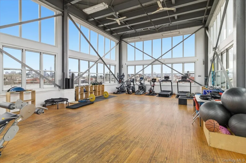 689 Myrtle Avenue Brooklyn NY 11205