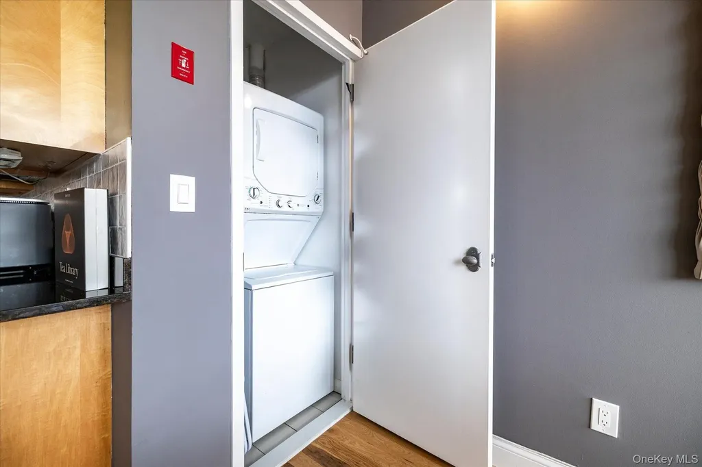 689 Myrtle Avenue Brooklyn NY 11205