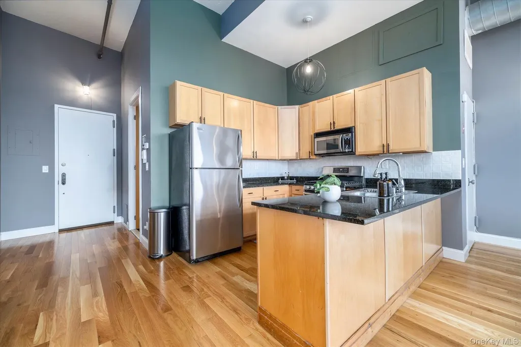 689 Myrtle Avenue Brooklyn NY 11205