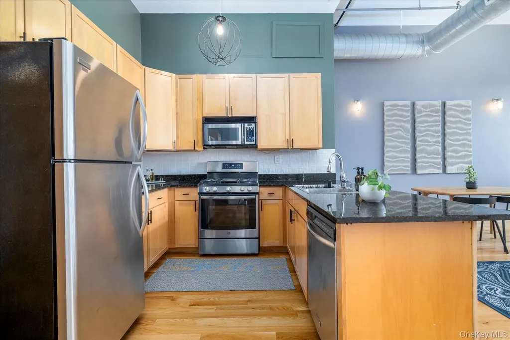 689 Myrtle Avenue Brooklyn NY 11205