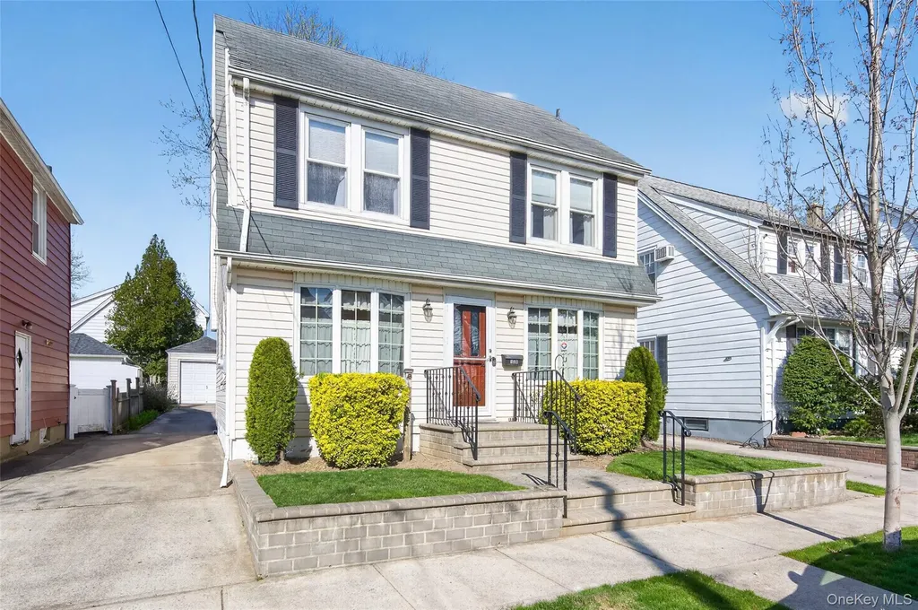 120 Capitol Avenue Williston Park NY 11596