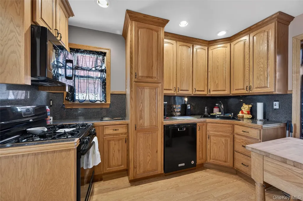 120 Capitol Avenue Williston Park NY 11596