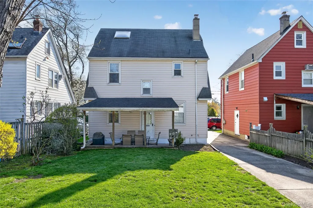 120 Capitol Avenue Williston Park NY 11596