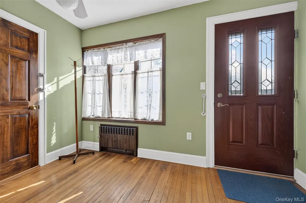 120 Capitol Avenue Williston Park NY 11596