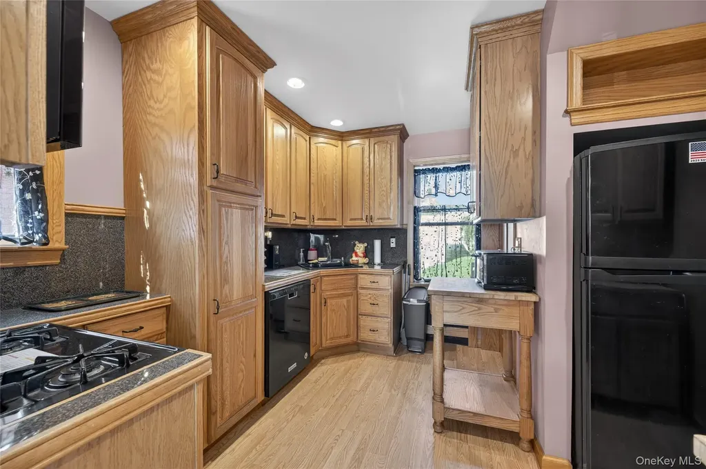 120 Capitol Avenue Williston Park NY 11596