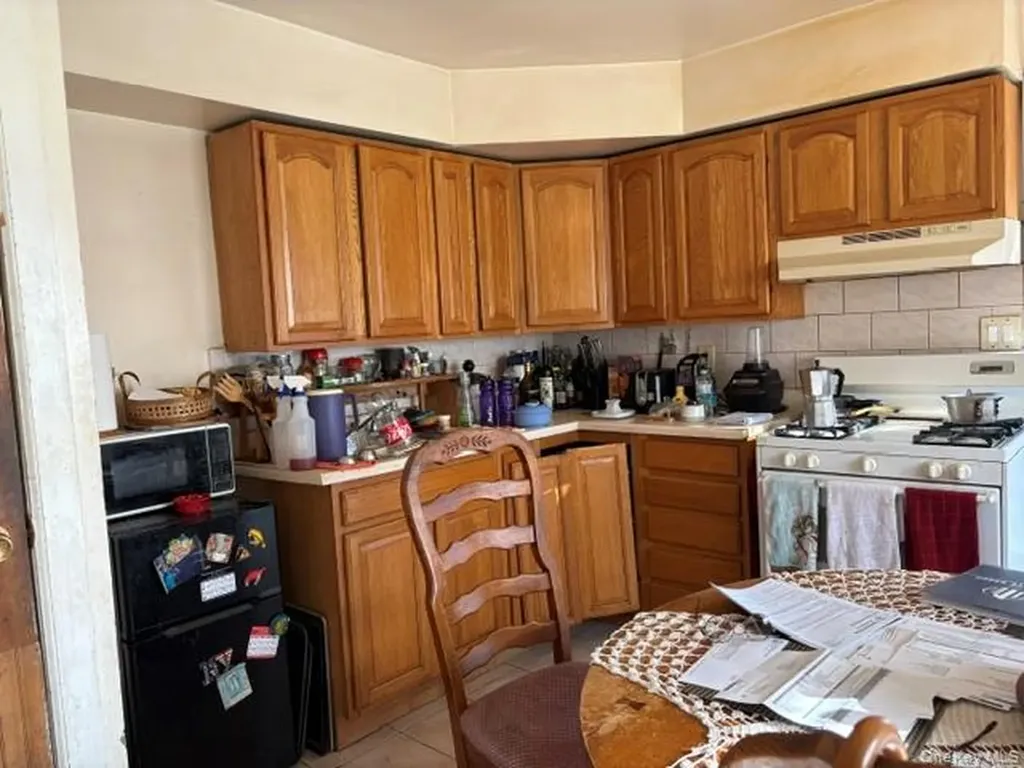 1557 N Gardiner Drive Bay Shore NY 11706