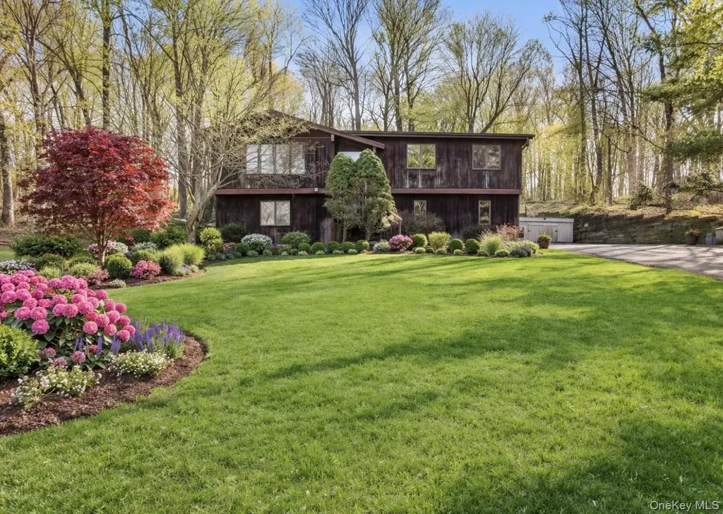 597 Saddle River Road Chestnut Ridge NY 10952