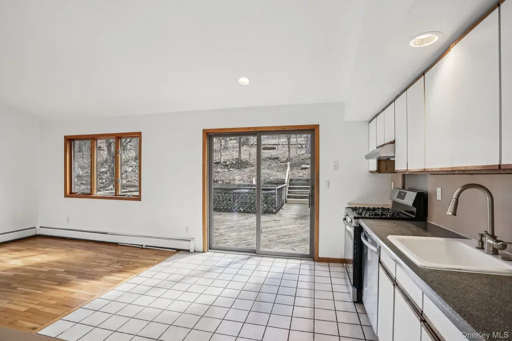 597 Saddle River Road Chestnut Ridge NY 10952