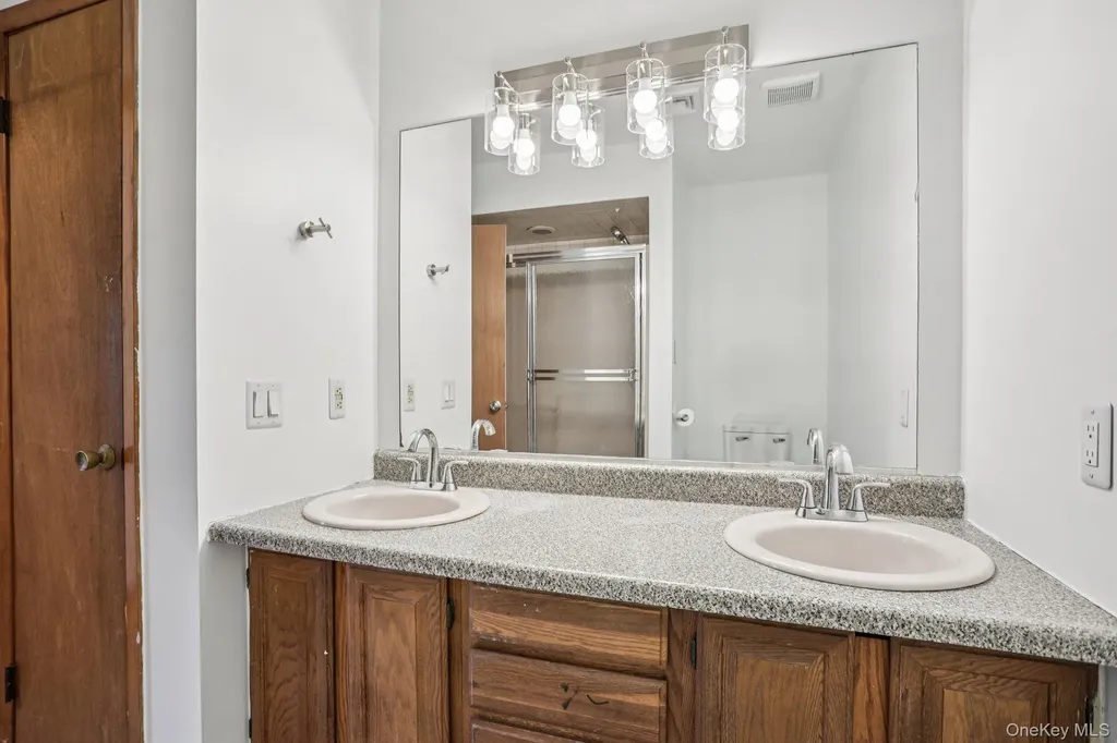 597 Saddle River Road Chestnut Ridge NY 10952