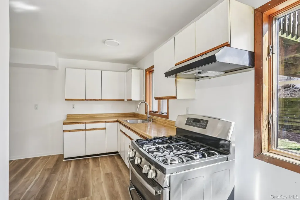 597 Saddle River Road Chestnut Ridge NY 10952