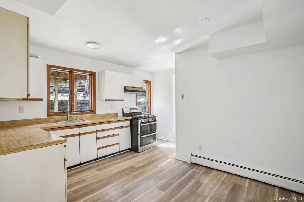 597 Saddle River Road Chestnut Ridge NY 10952