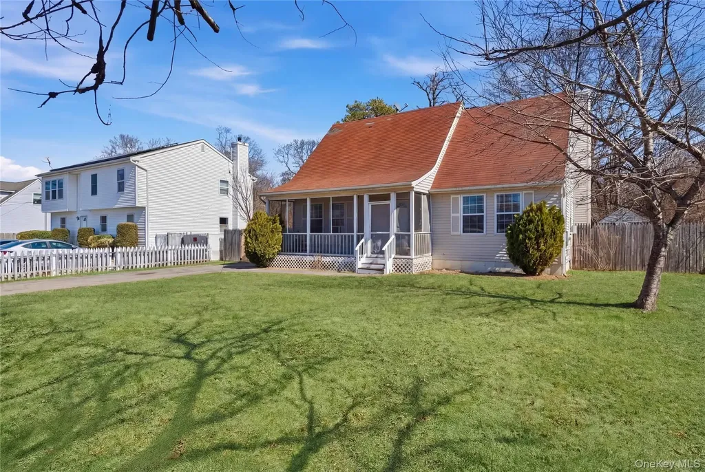 55 Carver Boulevard Bellport NY 11713